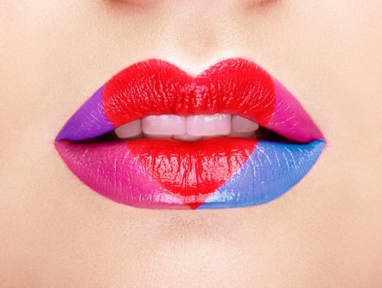 product, TREATING AND REJUVENATING LIPS
