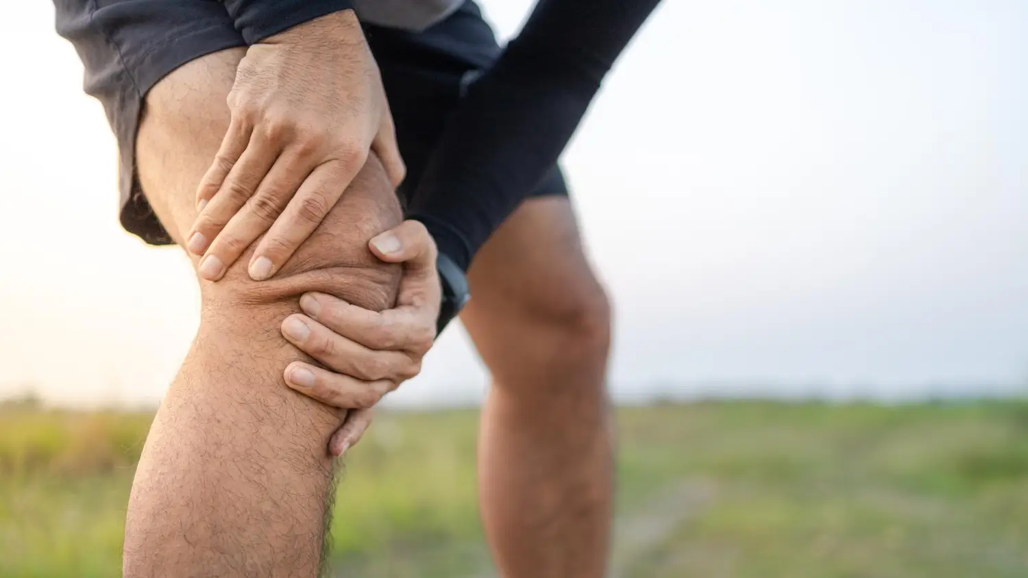 sudden pain in the knee